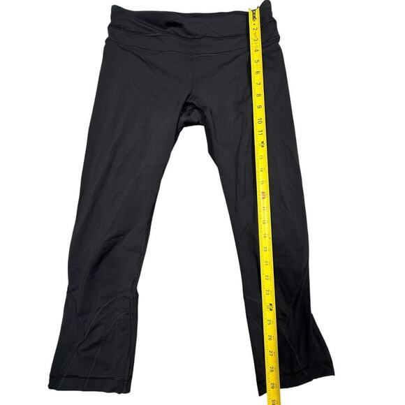 Lululemon Black Cropped Yoga Pants Size ~6 (No Tag)